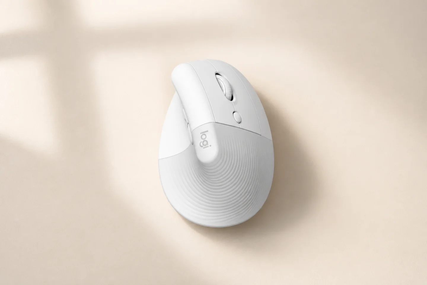 Trước khi chọn Logitech Lift, đừng bỏ qua độ vừa tay
